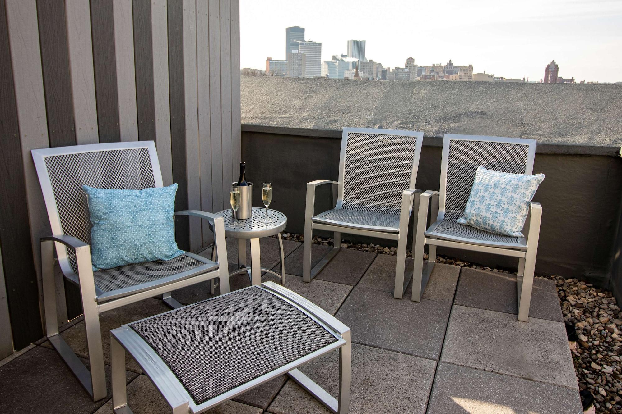 The Strathallan - A Doubletree By Hilton Rochester Bagian luar foto