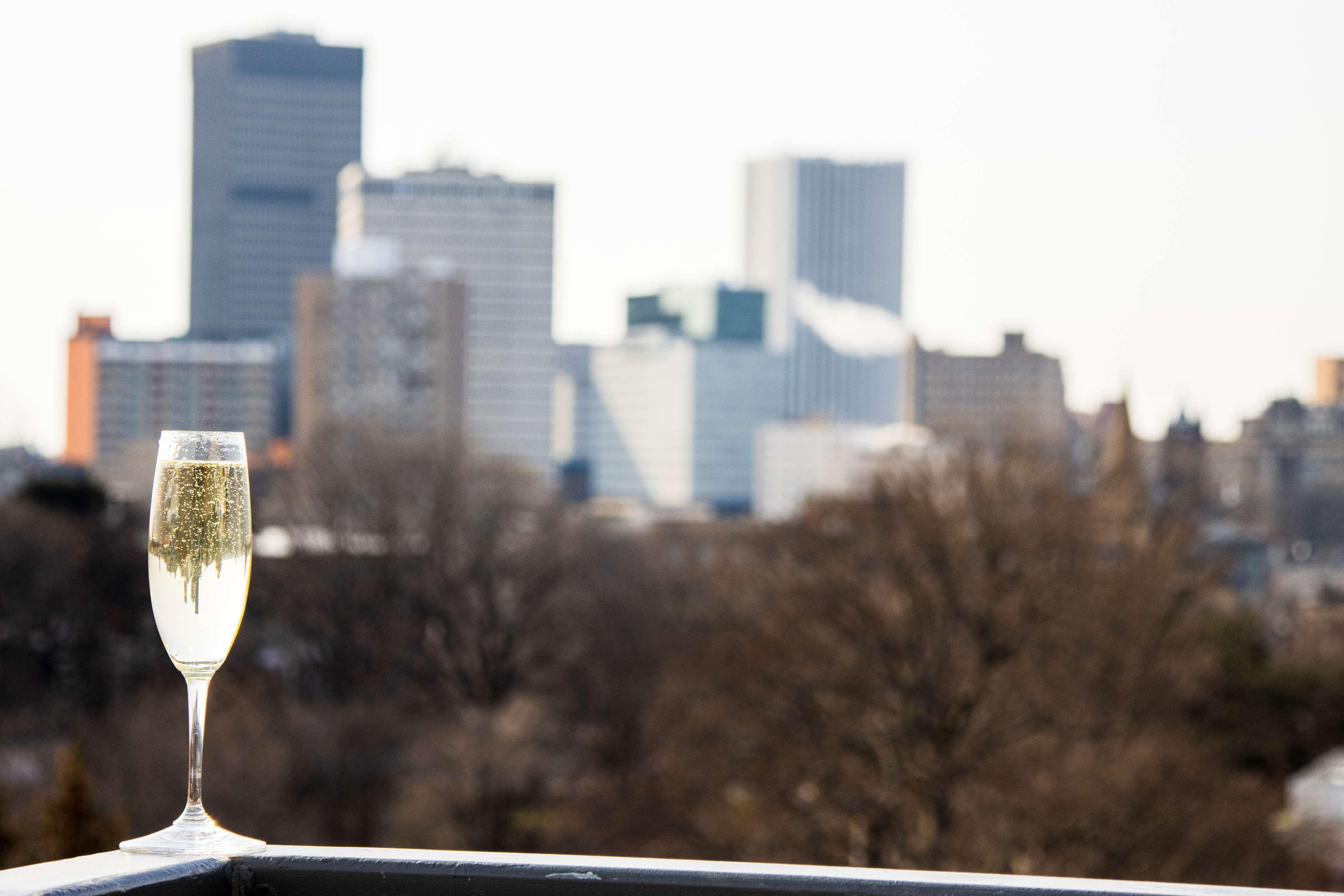 The Strathallan - A Doubletree By Hilton Rochester Bagian luar foto