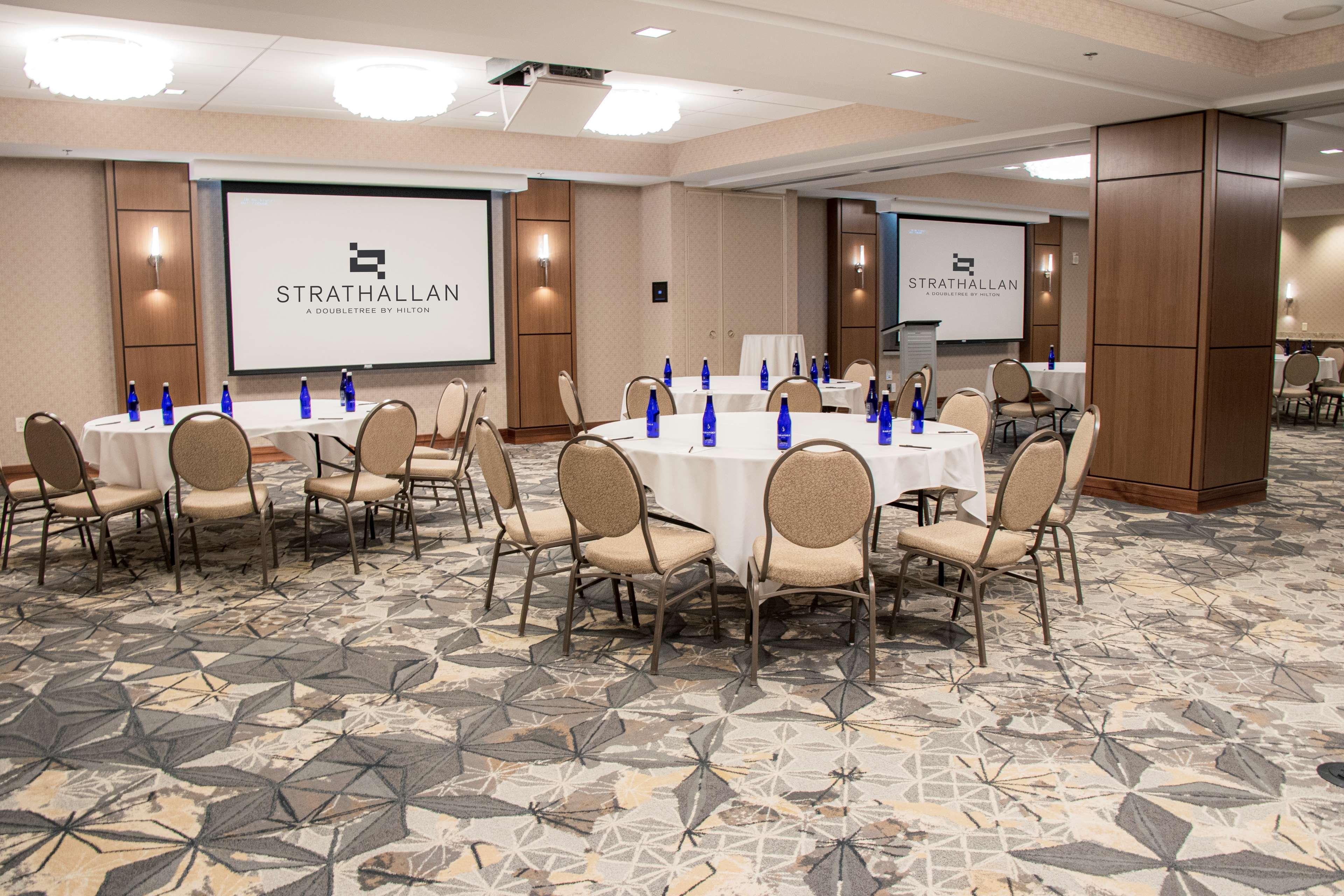 The Strathallan - A Doubletree By Hilton Rochester Bagian luar foto