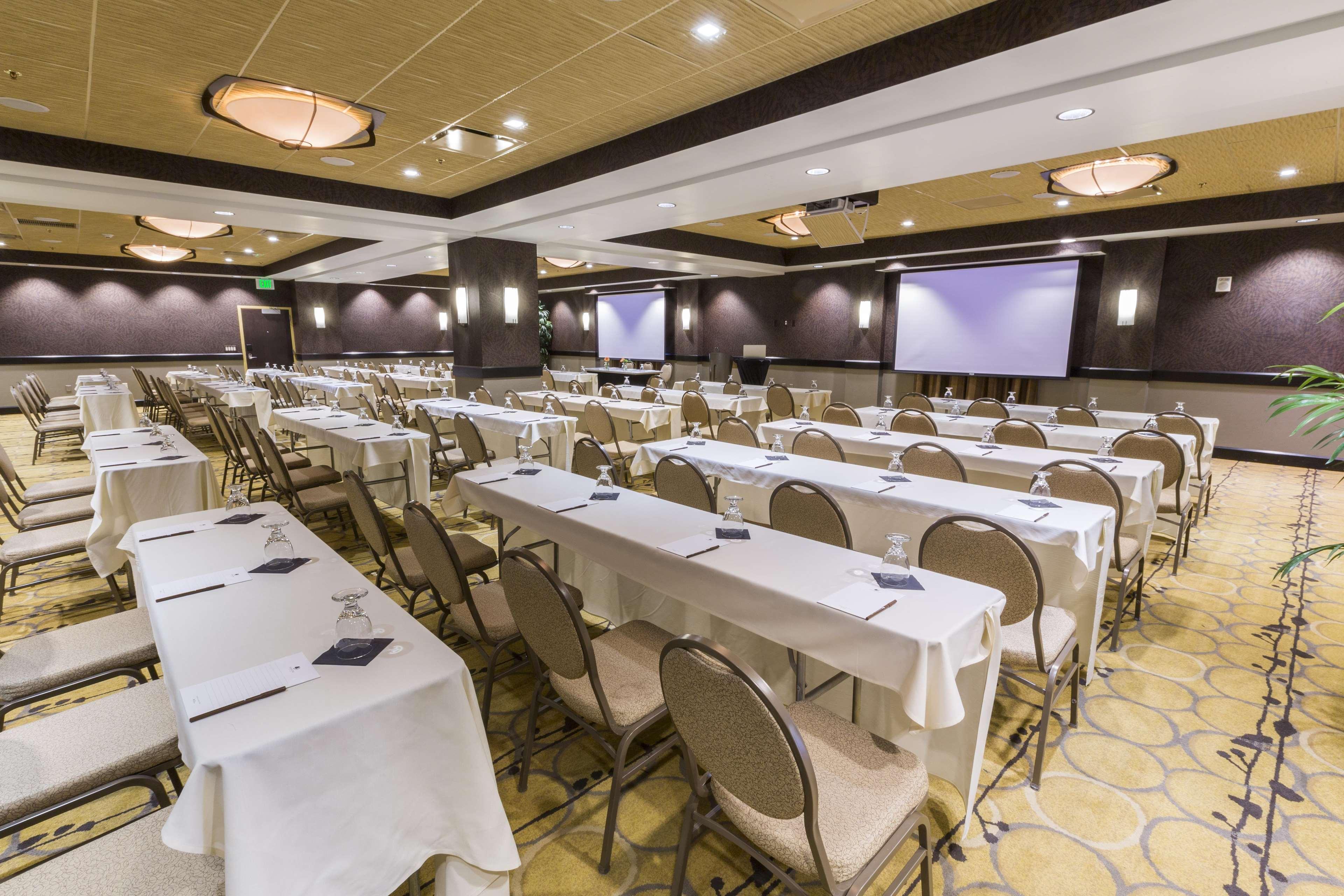 The Strathallan - A Doubletree By Hilton Rochester Bagian luar foto