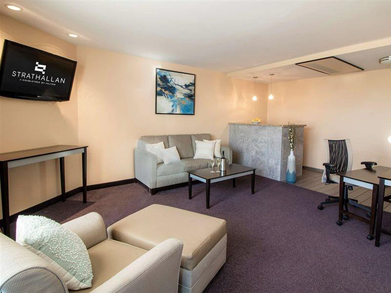 The Strathallan - A Doubletree By Hilton Rochester Bagian luar foto