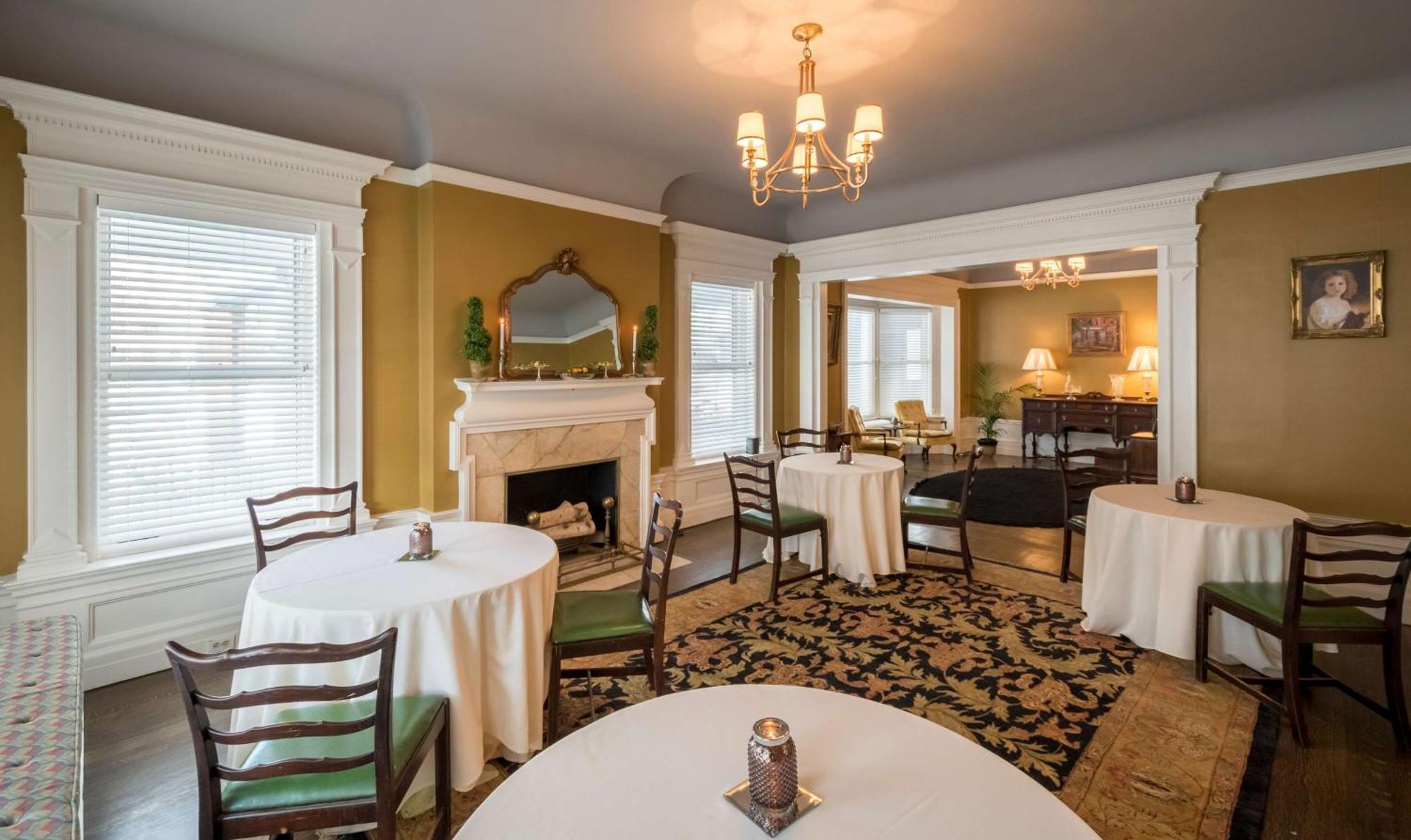 The Strathallan - A Doubletree By Hilton Rochester Bagian luar foto