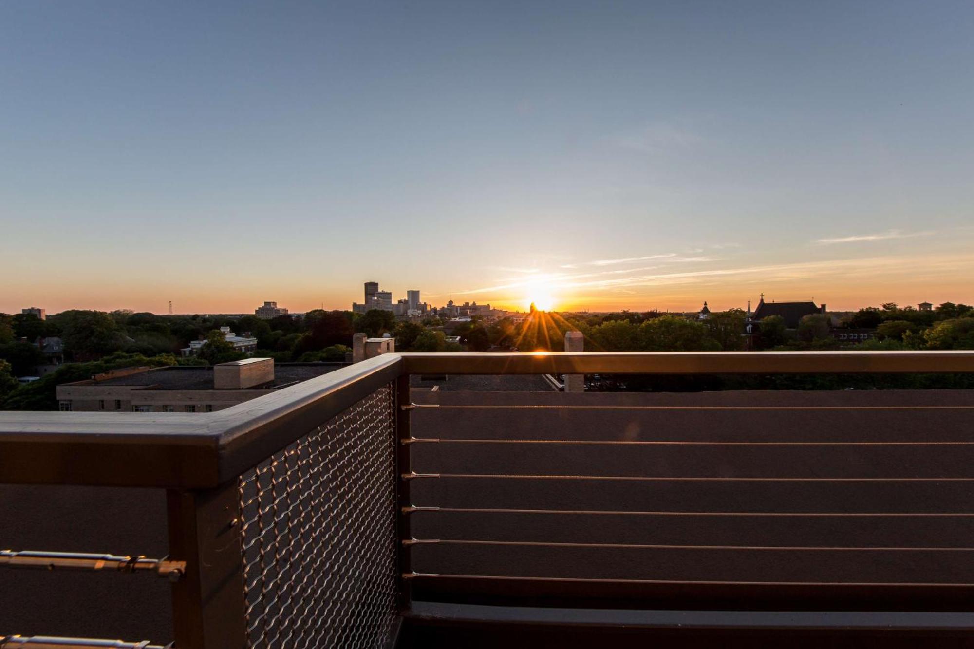 The Strathallan - A Doubletree By Hilton Rochester Bagian luar foto
